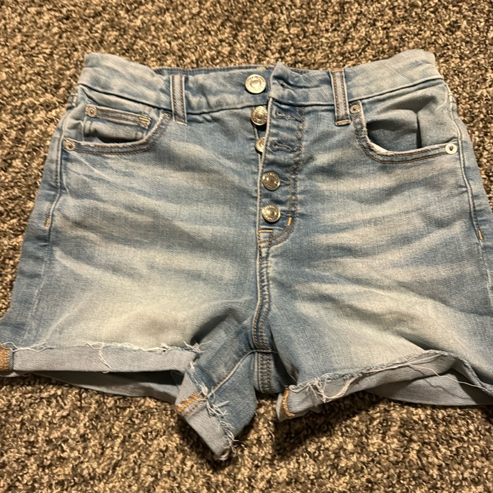 Woman’s American Eagle shorts size 4 curvy high rise shortie